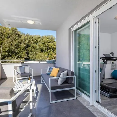 Grande T&d For 14 People Near With Sauna, Fitness & Heated Pool ヴィラ