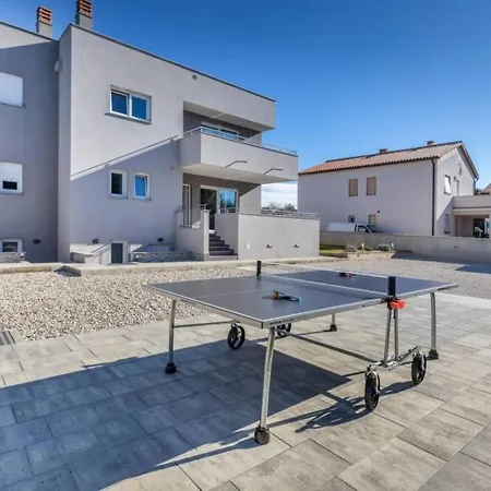 Grande T&d For 14 People Near With Sauna, Fitness & Heated Pool プーラ