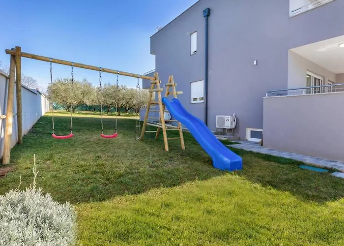 Vila Grande T&d For 14 People Near With Sauna, Fitness & Heated Pool